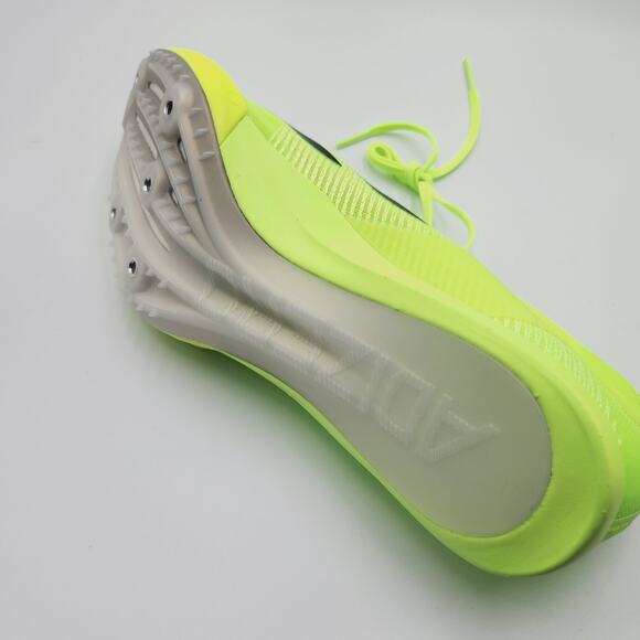 Athletic_Shoes